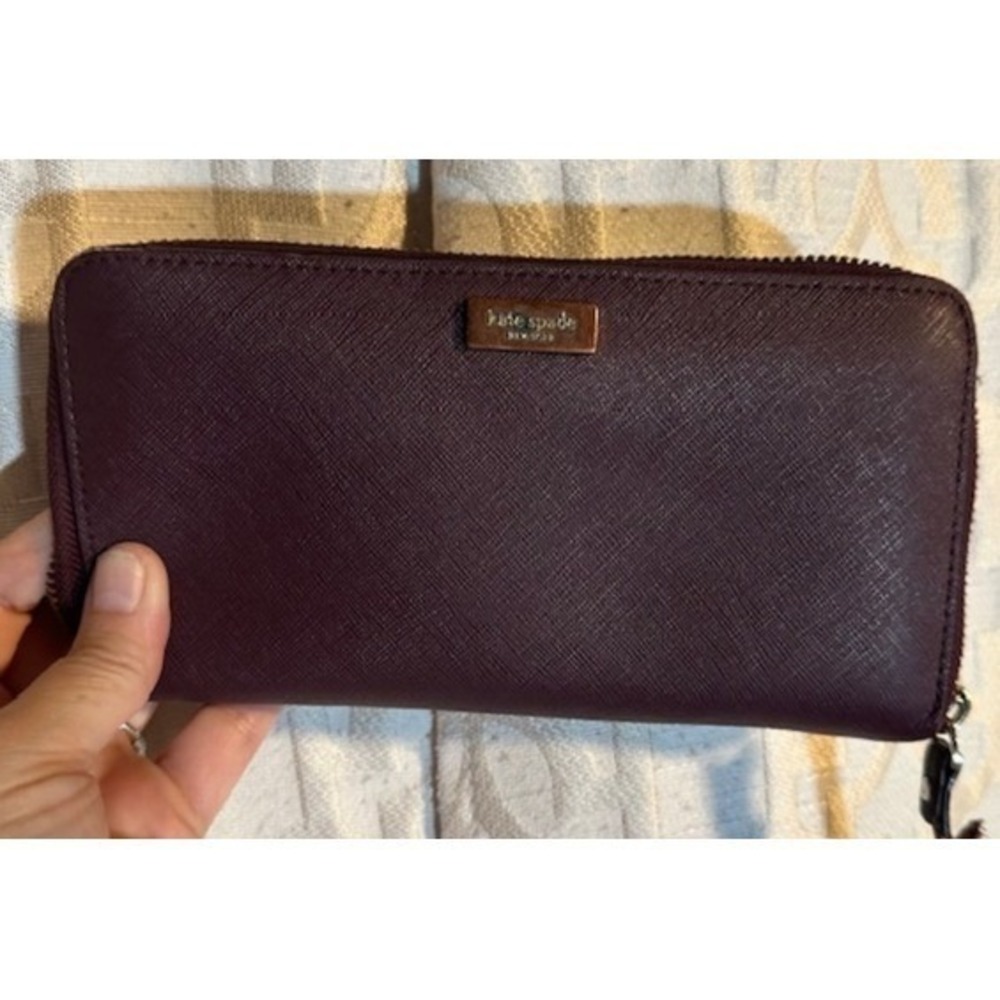 Kate Spade Laurel Way Neda Zip Maroon Wallet